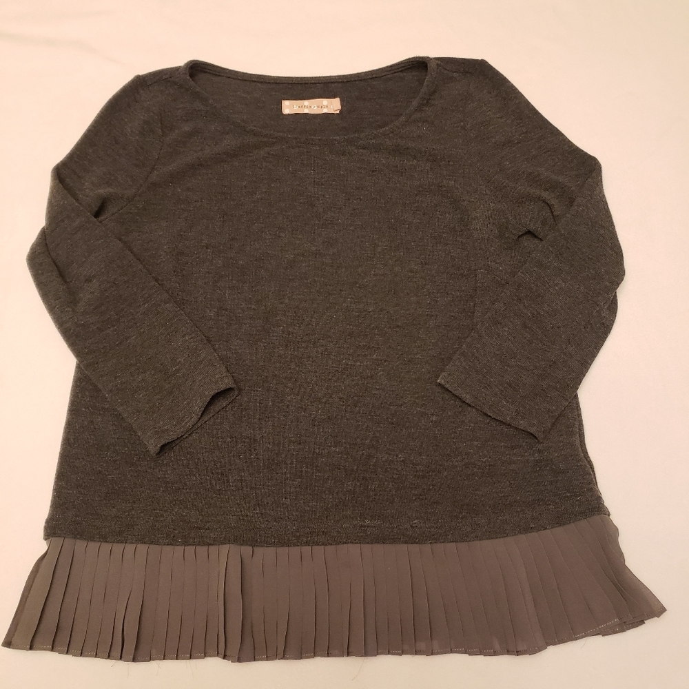 Gray Sweater with Pleated Ruffle Bottom - Picture 6 of 12